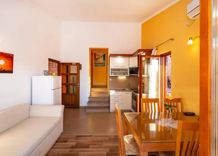 Appartamento Cozy In Modric With Wifi Rovanjska