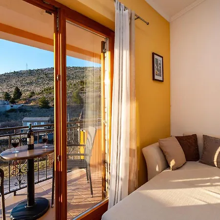 Cozy In Modric With Wifi Apartament